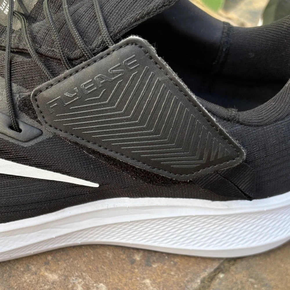 Nike Zoom‎ Pegasus FlyEase Black and White Athletic Shoes 13. Like new